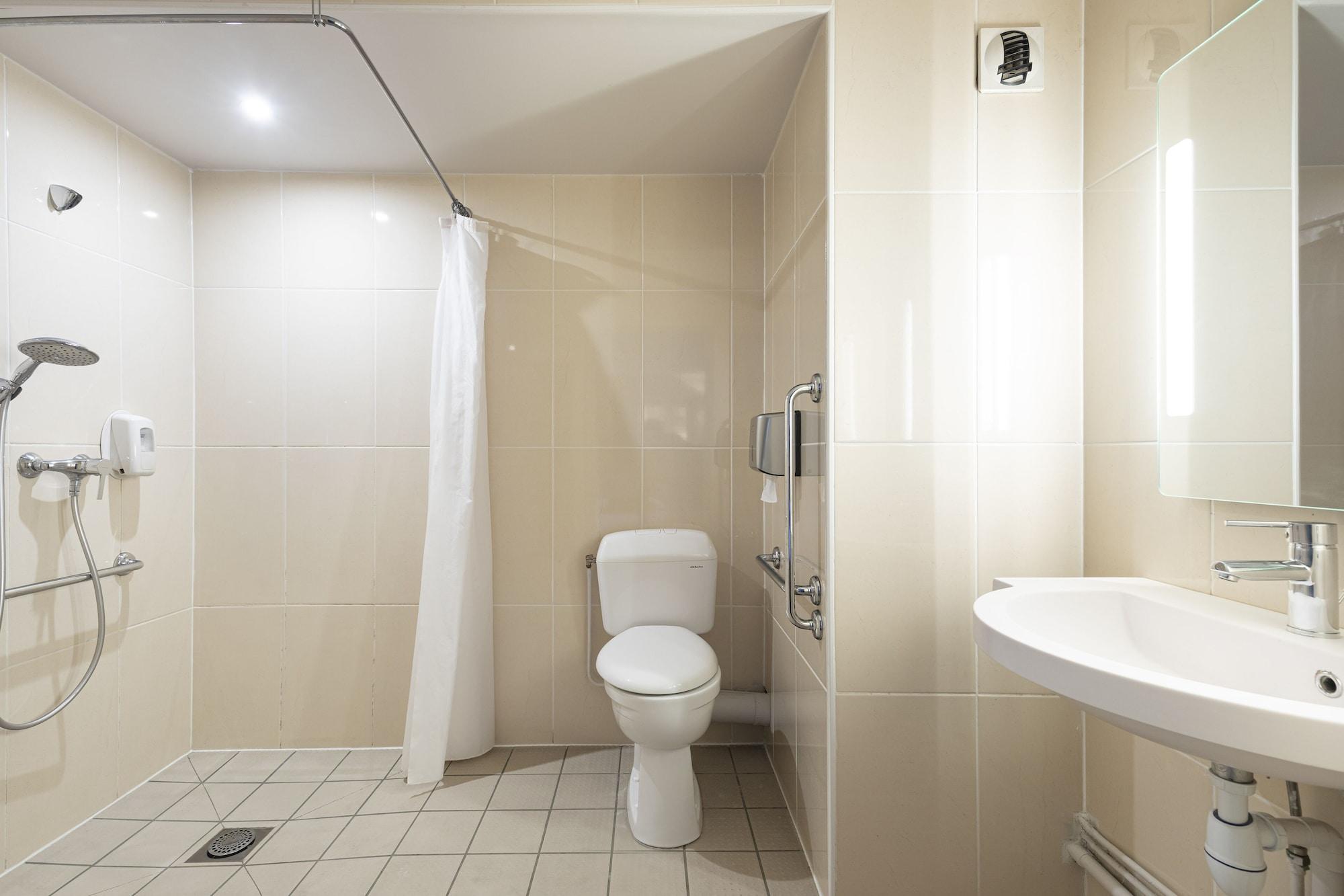 B&B Hotel Lyon Centre Monplaisir Exteriör bild